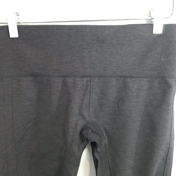 Lululemon In the Flow Gray Crop Seamless Leggings 10 - Picture 6 of 9